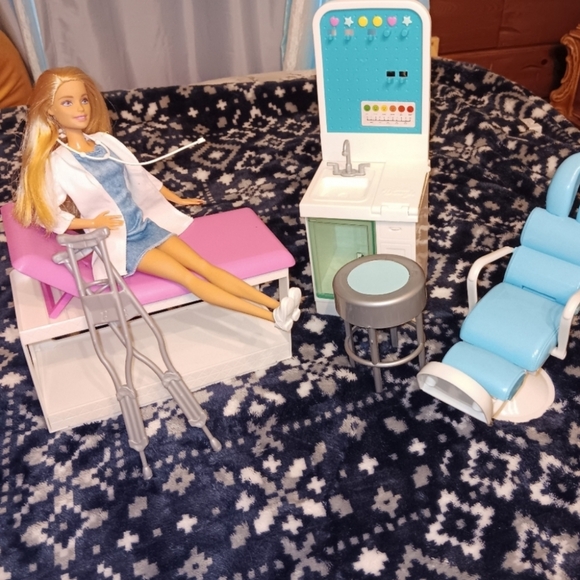 HUGE BARBIE DOLL DOCTOR PRENATAL NURSE BUNDLE - Picture 5 of 14